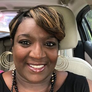 Meet your Posher, Cynthia